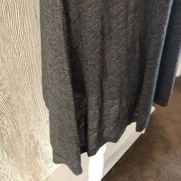 Happening in the Present Gray Hooded L/S Shirt - Picture 3 of 8